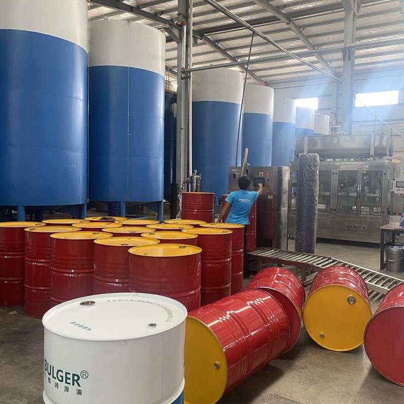 阳泉润滑油经销商生产易于操作,专注润滑油代加工领域,以匠心制
